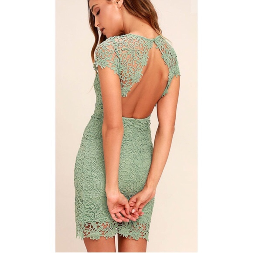 Backless Dress - Picture 3 of 3